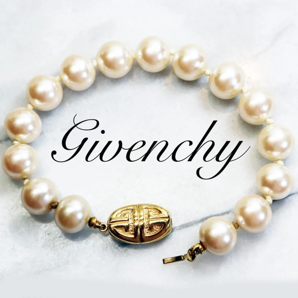 ⚜️ Vintage Givenchy Pearl Bracelet with Logo Clasp